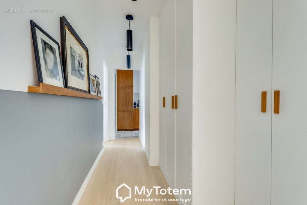 Appartement à PARIS-16E