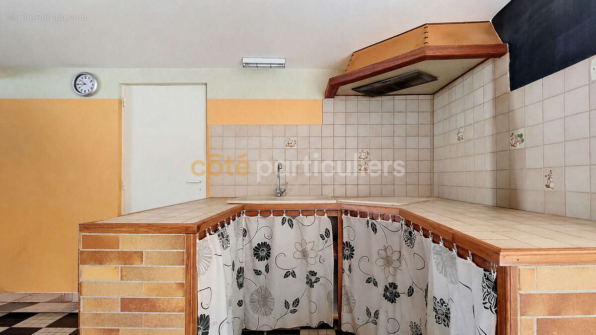 Sous compromis -- la roche-sur-yon -- maison 5 pieces -- 135 m2 -- jardin -- garage -- quartier recherche - photo 11