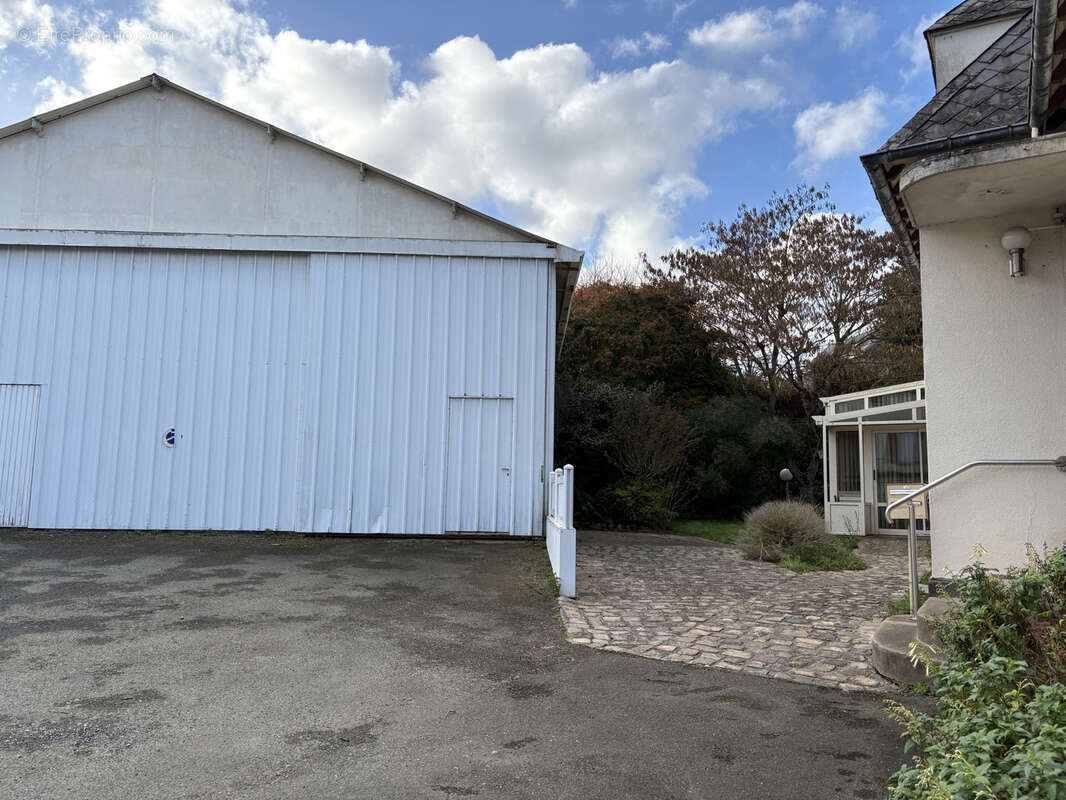 Maison à AMBRIERES-LES-VALLEES