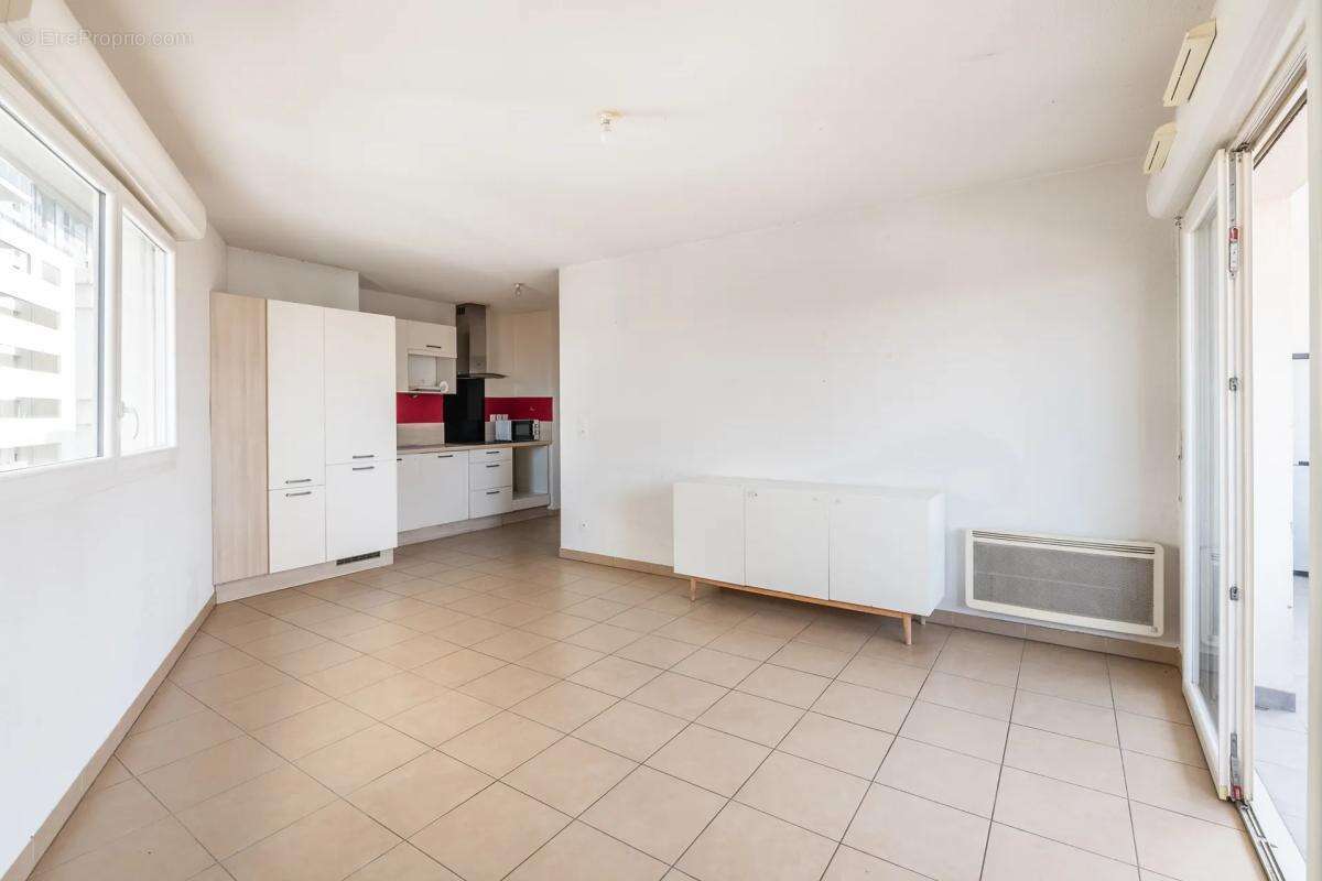 Appartement à MARSEILLE-3E