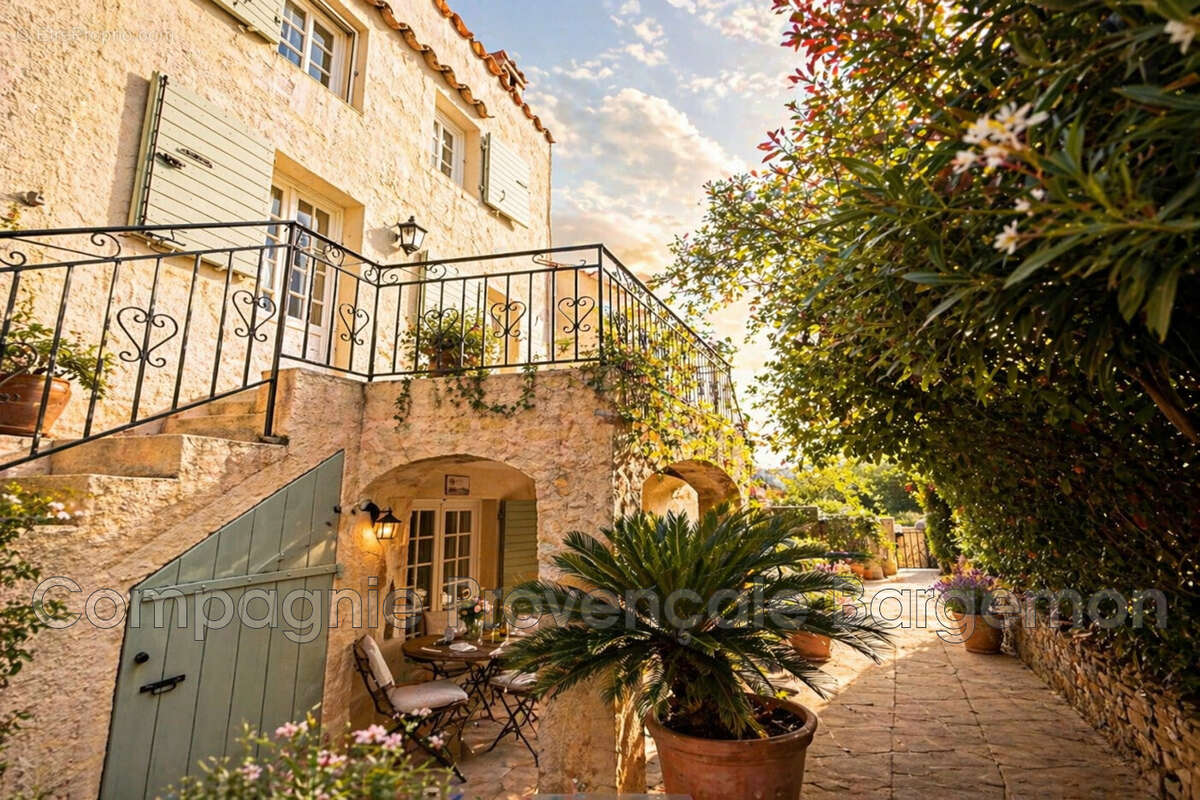 Maison à BARGEMON