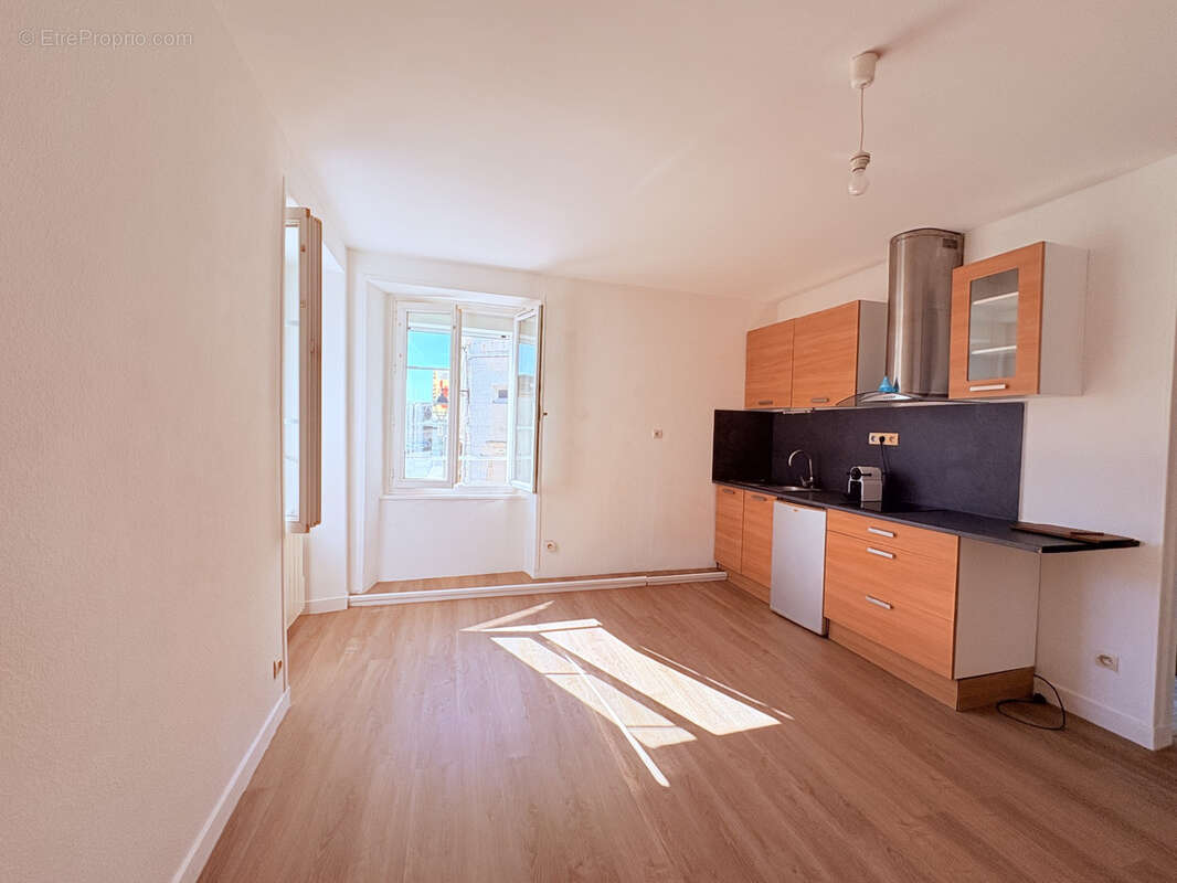 Appartement à PORT-EN-BESSIN-HUPPAIN