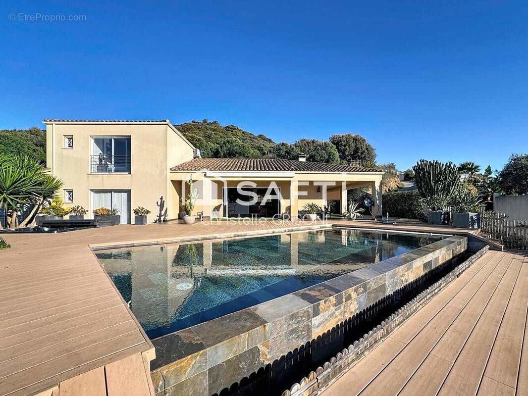 Photo 1 - Maison à AFA