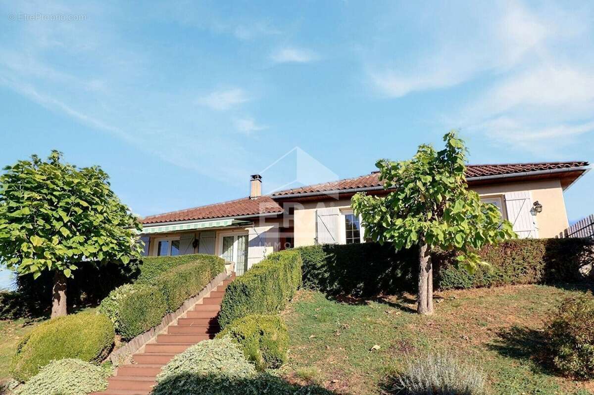 Maison à LACAPELLE-MARIVAL