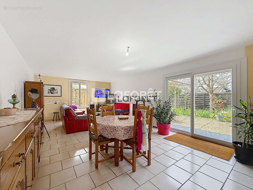 Maison à SAINT-ETIENNE-DU-ROUVRAY