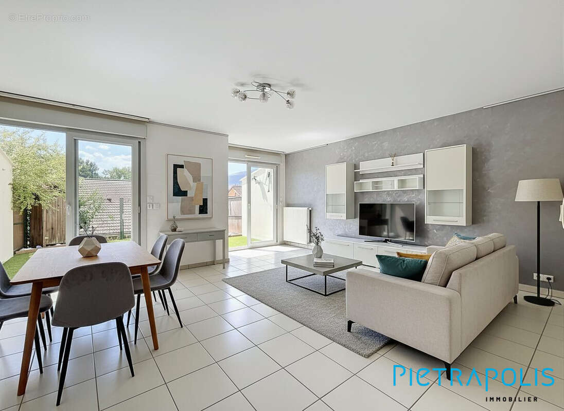 Appartement à CESSY
