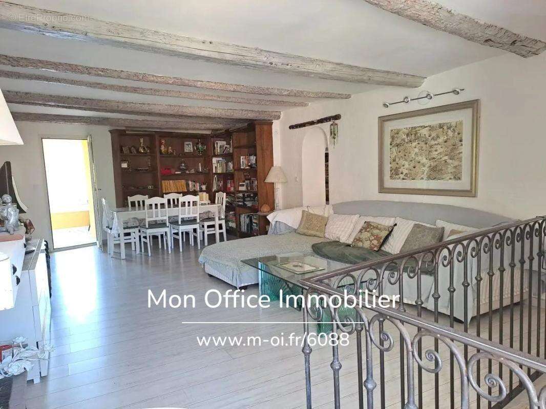 Maison à PELISSANNE