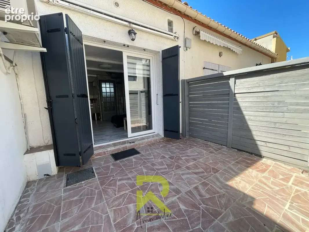 Coup de cœur : Elégant appartement de 40m2 au calme absolu, à deux pas de la mer . - photo 2