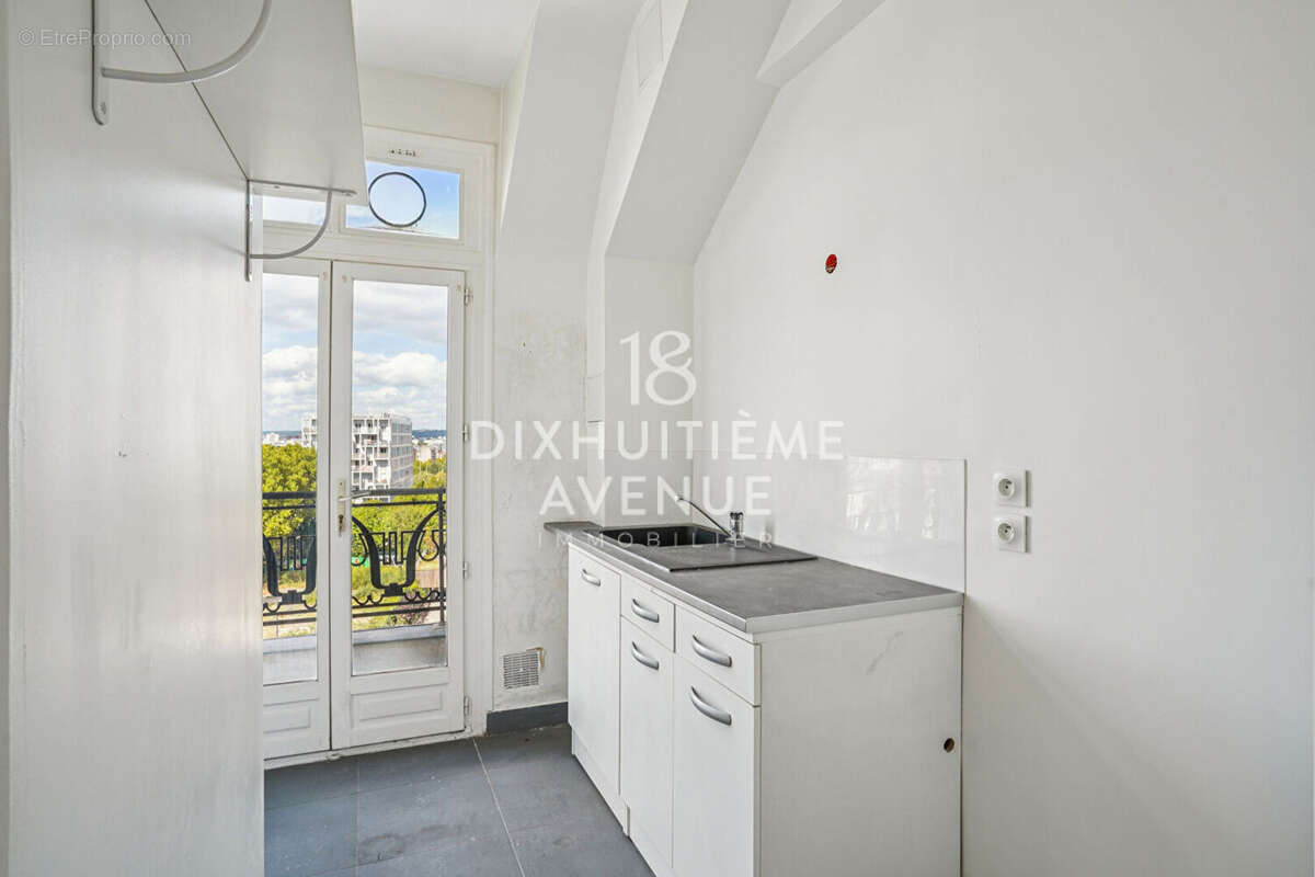 Appartement à PARIS-18E