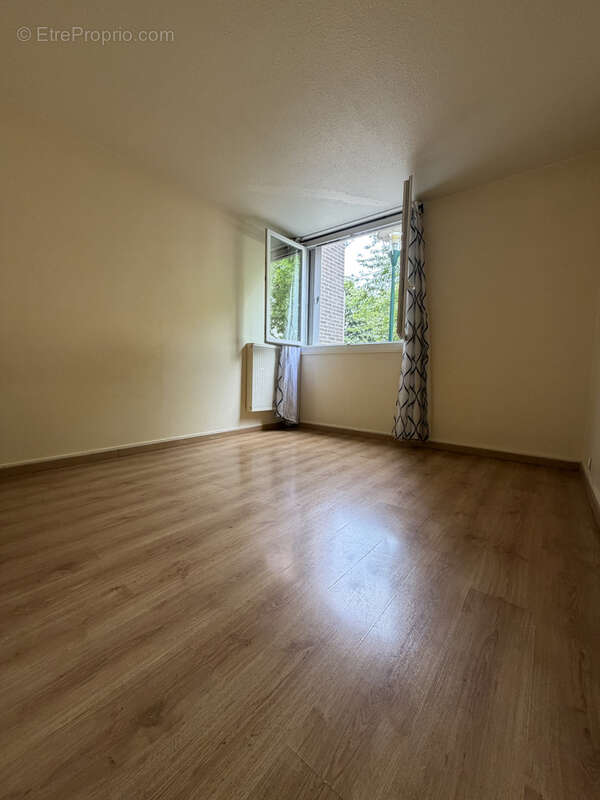 Appartement à LES ULIS