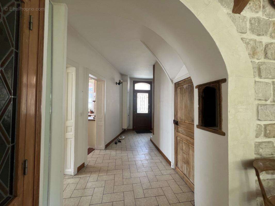 WARMERIVILLE - Maison 8 pcs - 5 chambres - Jardin - Piscine - photo 2