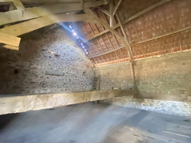 Maison à BUSSIERE-DUNOISE