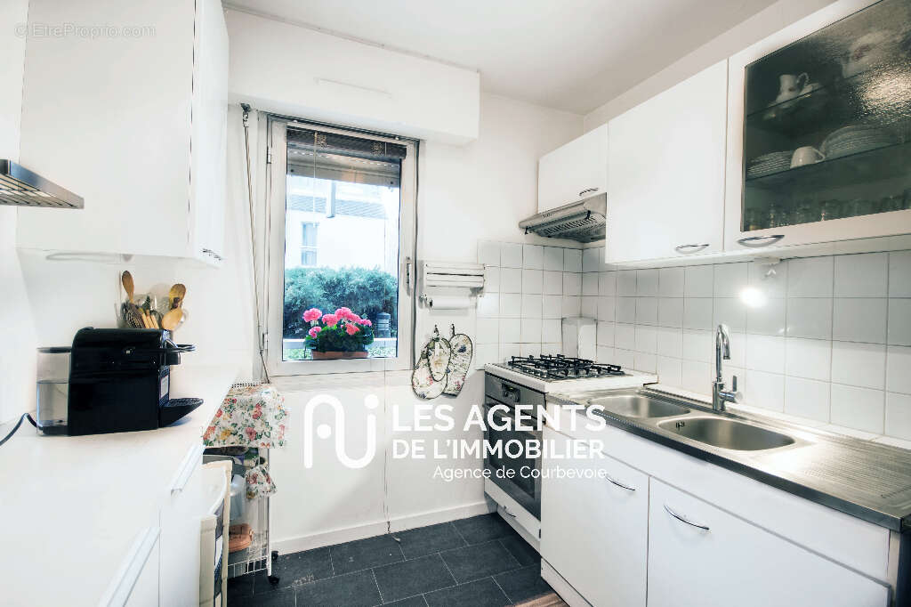 Appartement à COURBEVOIE