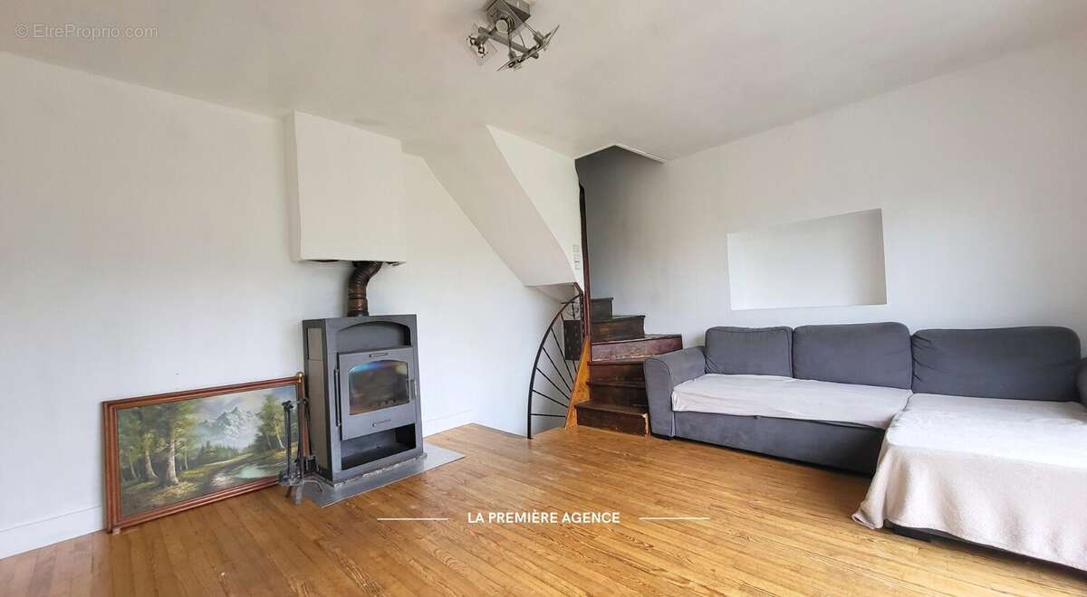 Maison à PONTCHARRA-SUR-TURDINE