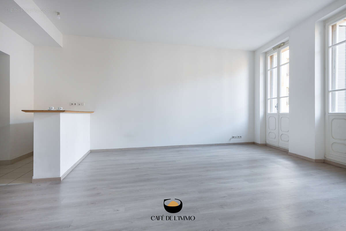 Appartement à MARSEILLE-2E