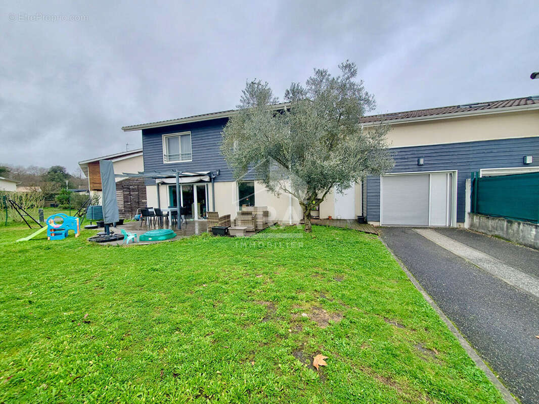 Maison à VILLENAVE-D'ORNON