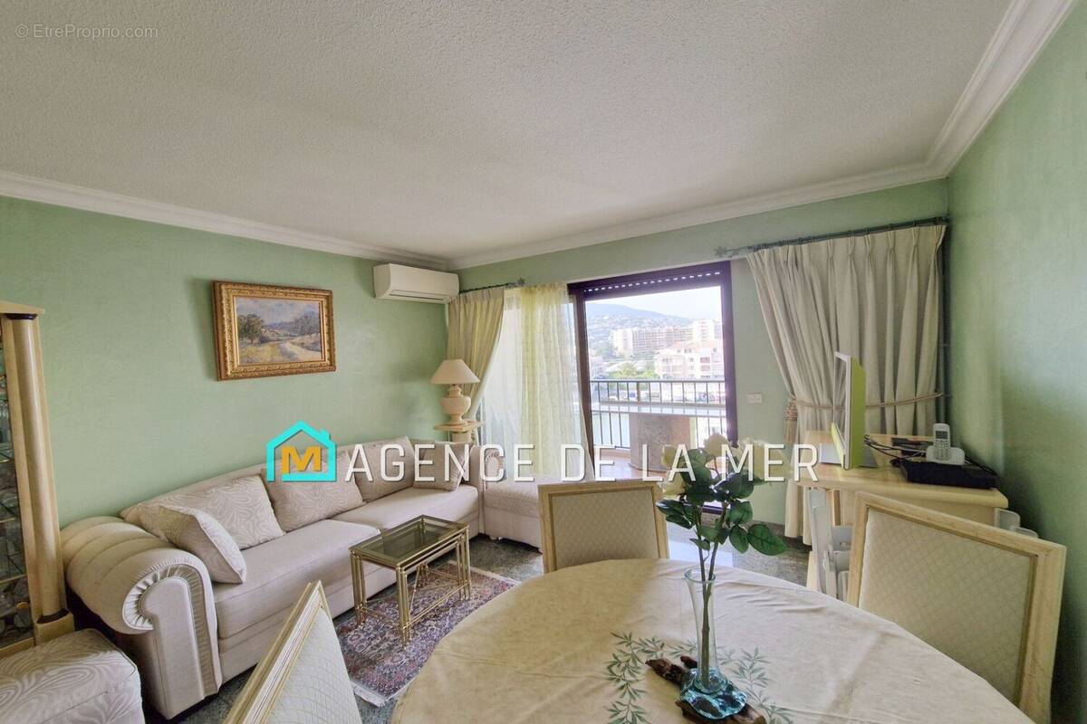 Appartement à MANDELIEU-LA-NAPOULE
