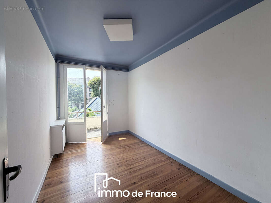 Immeuble Rodez - Local commercial + 2 Appartements T4 - photo 2