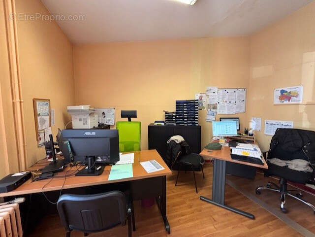 AUTUN, en centre ville, local professionnel ou commercial  en RDC. - photo 3