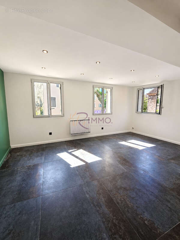 Appartement à EGUILLES