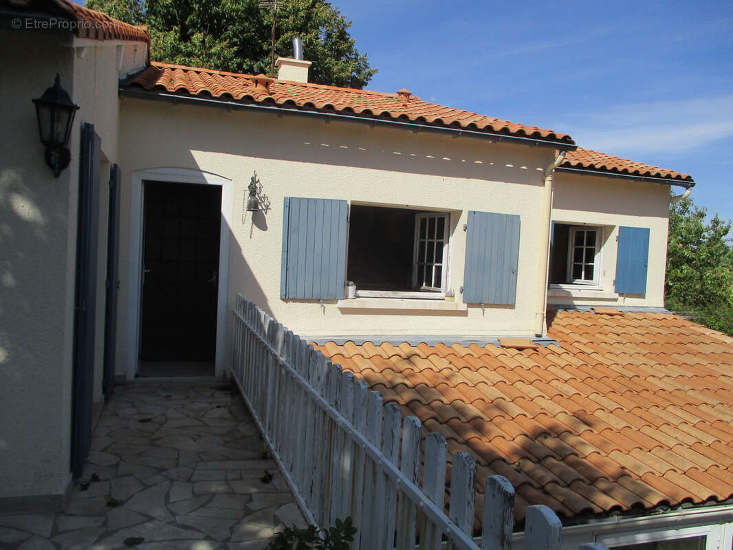 Six chambres. - photo 2