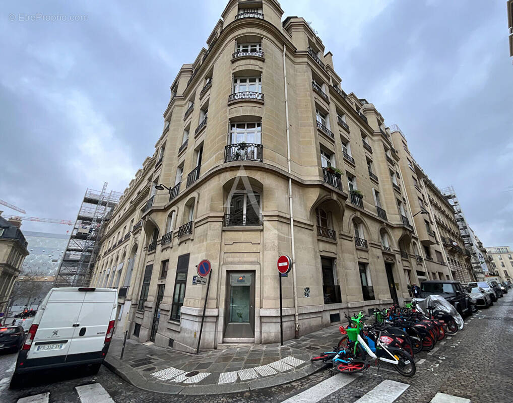 Appartement à PARIS-8E