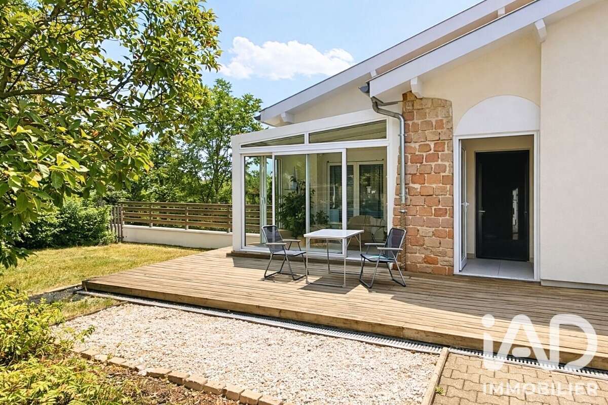 Photo 2 - Maison à CORDELLE