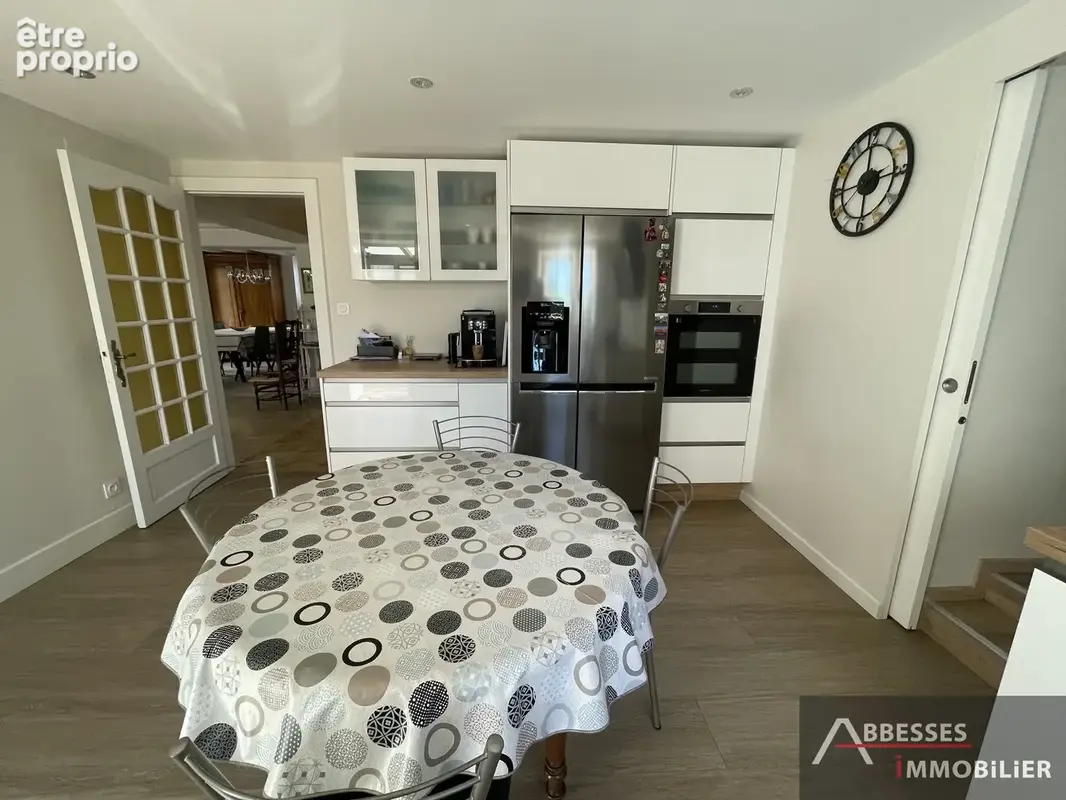SAINT-AMÉ : Grand logement F7 'esprit maison de famille'  terrasse, terrain et stationnement - photo 5