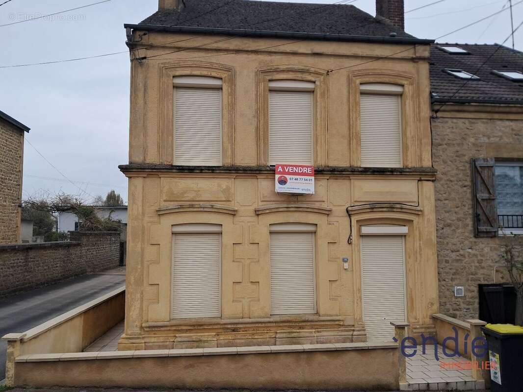 Maison à VIVIER-AU-COURT
