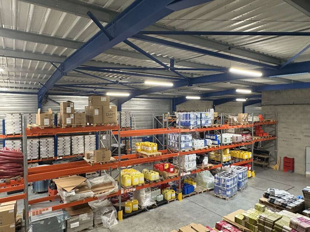 Commerce à SALLES-D&#039;ANGLES