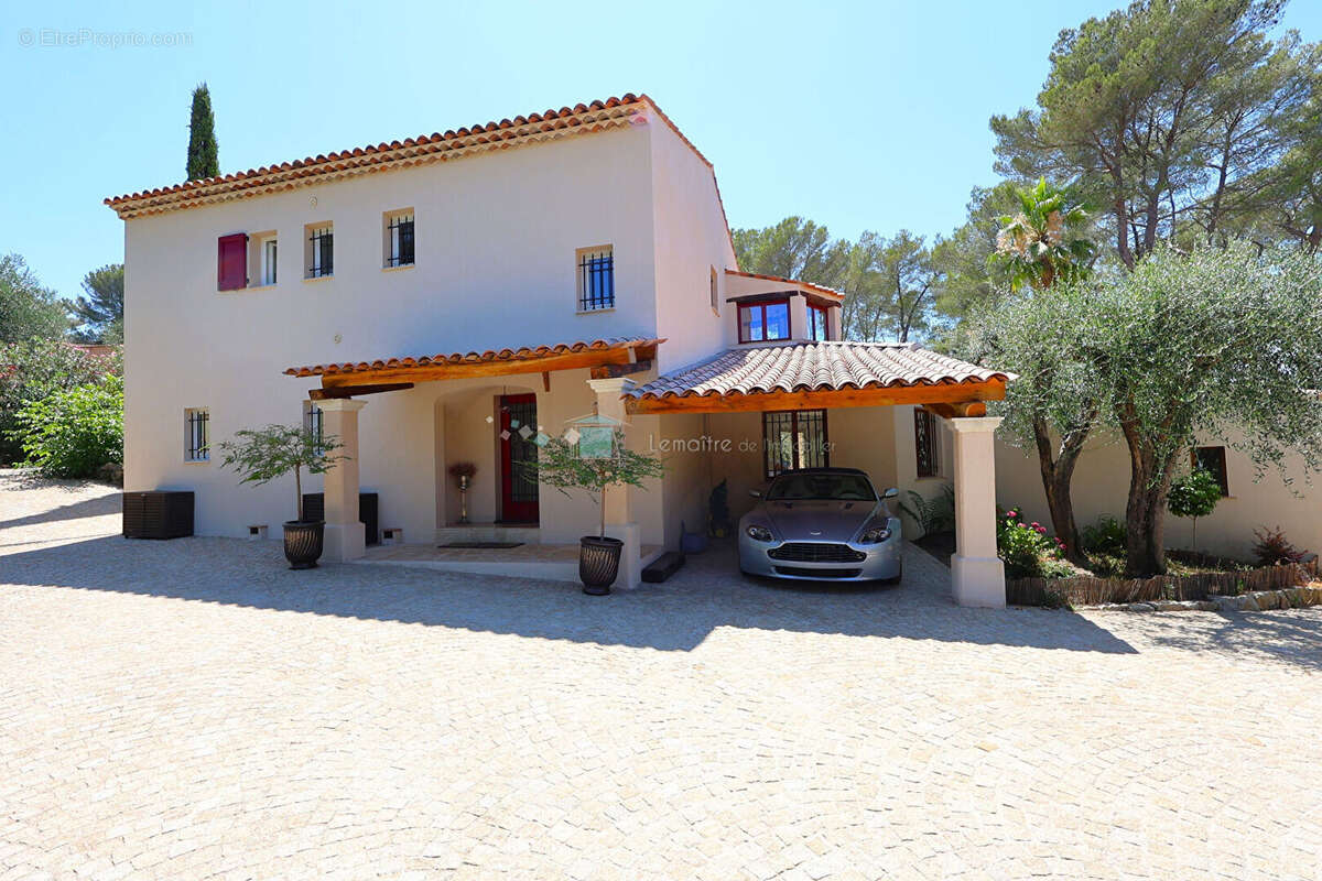 Maison à PEYMEINADE