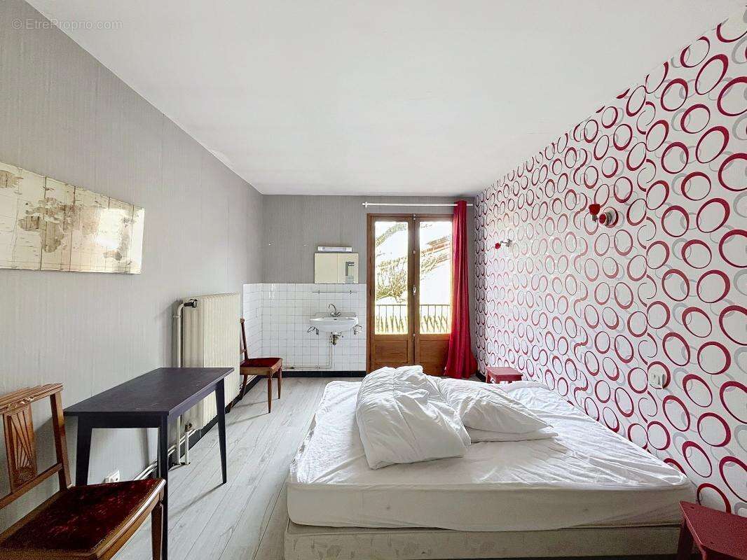 Appartement à SAINT-UZE