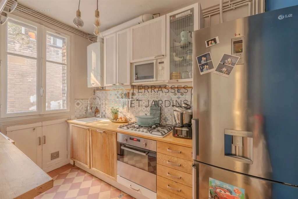 Appartement à PARIS-20E