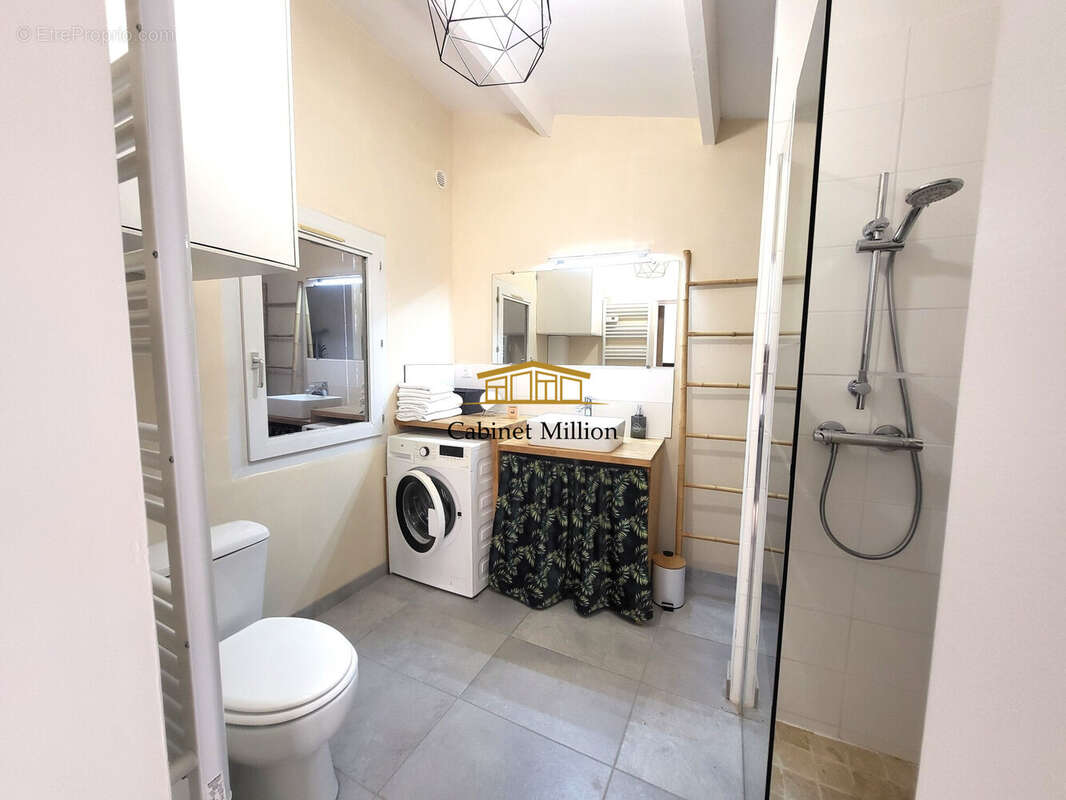 Maison à VIC-LA-GARDIOLE