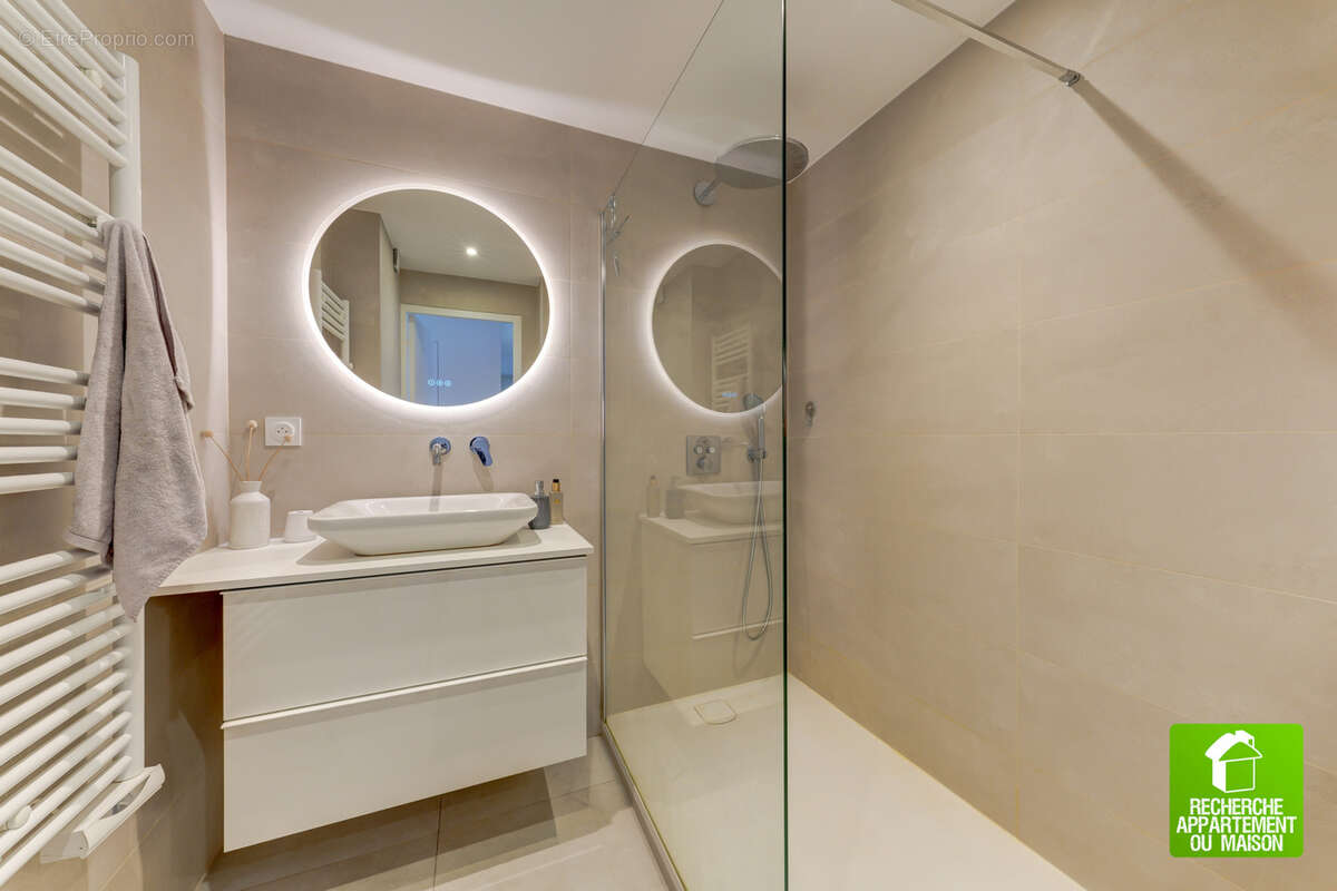 Appartement à LYON-8E