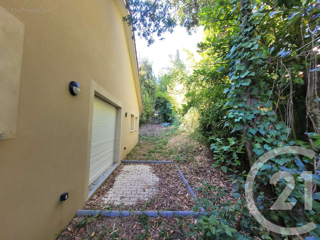 Maison 87 m² à Graulhet  - photo 12