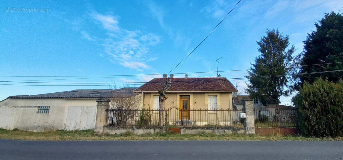 Maison à SAINT-GIRONS-D'AIGUEVIVES