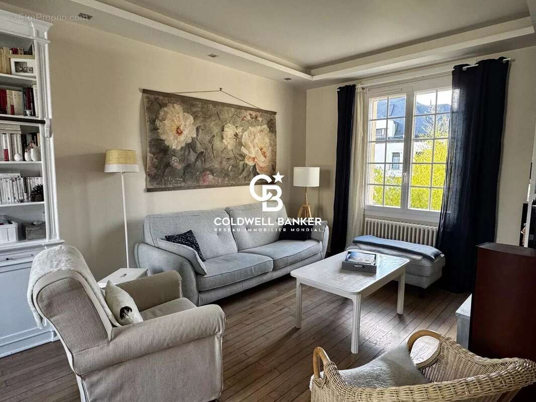 Maison à SAINT-CYR-SUR-LOIRE