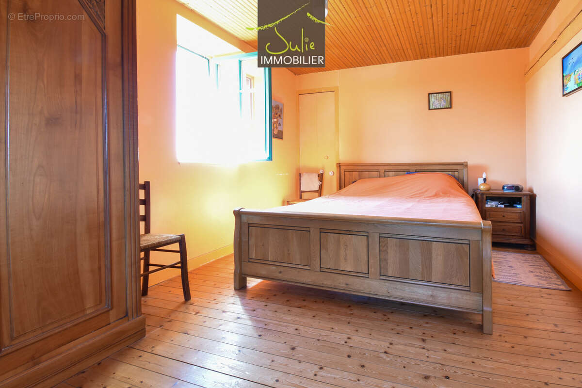 Maison à MONCOUTANT