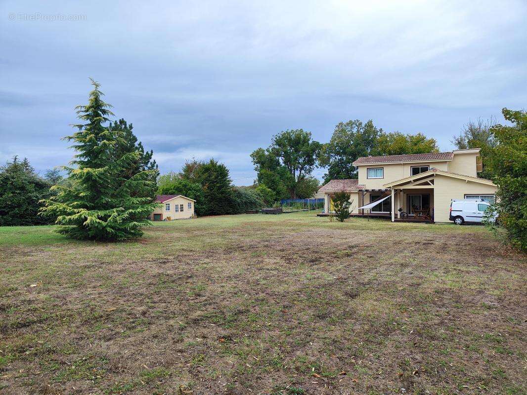 Maison à CUBZAC-LES-PONTS