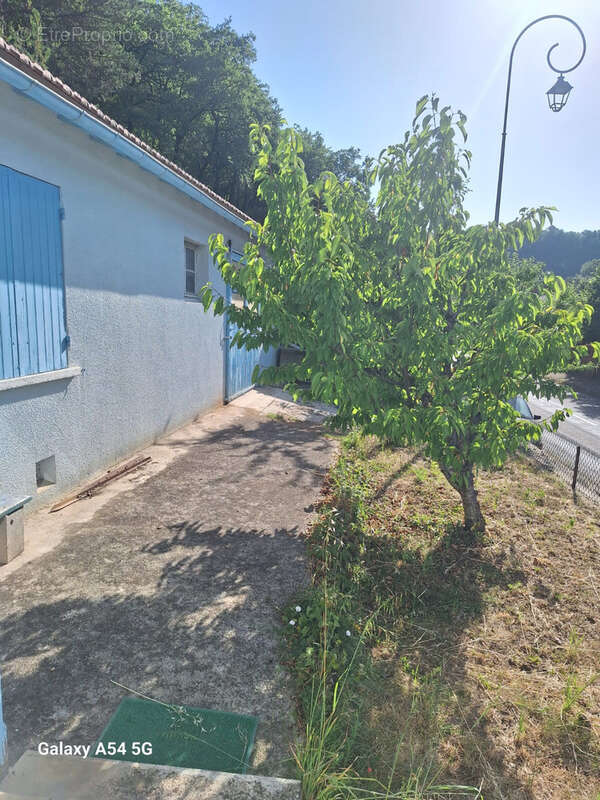 Authentique longère avec jardin, dépendance et 4 chambres   Au cœur de Sauveterre-la-Lémance - photo 3
