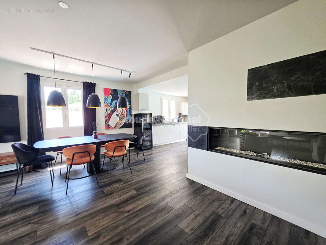 Superbe maison 5 pièces avec piscine à Istres, Village d'Entressen - photo 8