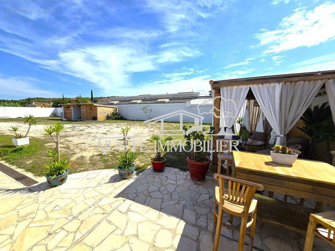 Maison à SAINT-VICTORET