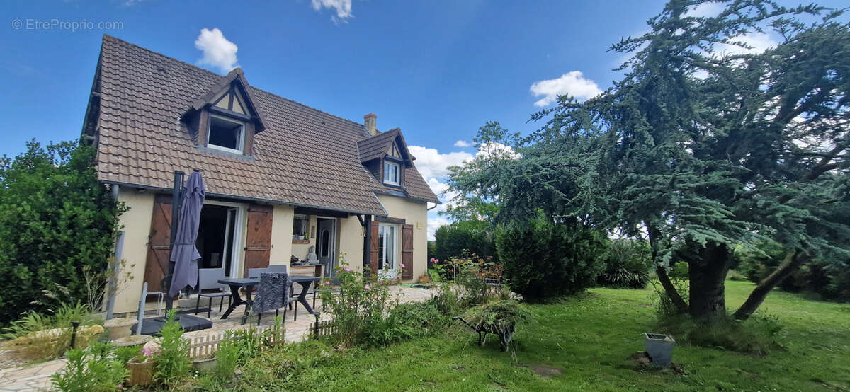 Autre à YVILLE-SUR-SEINE