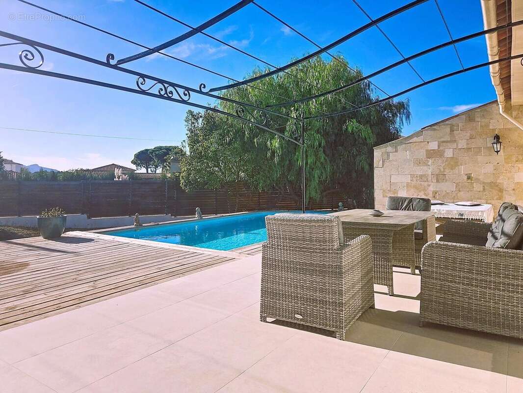 Photo 2 - Maison à PUGET-SUR-ARGENS