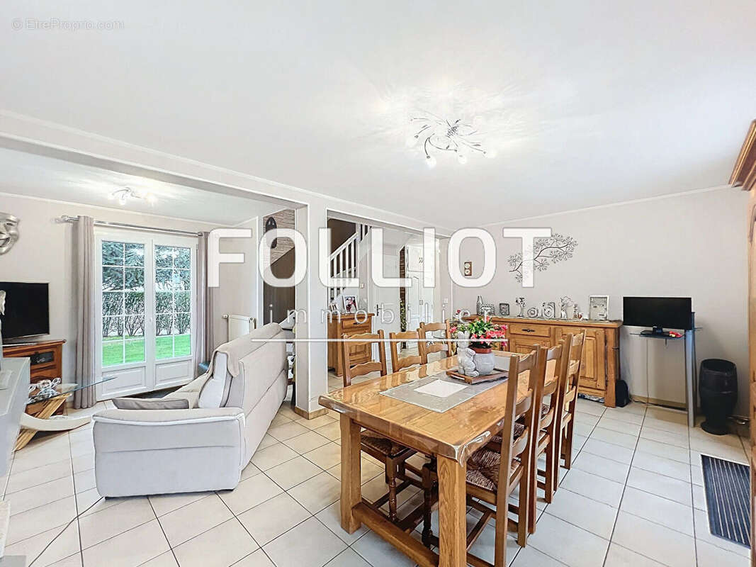 Maison à SAINTE-CROIX-SUR-MER