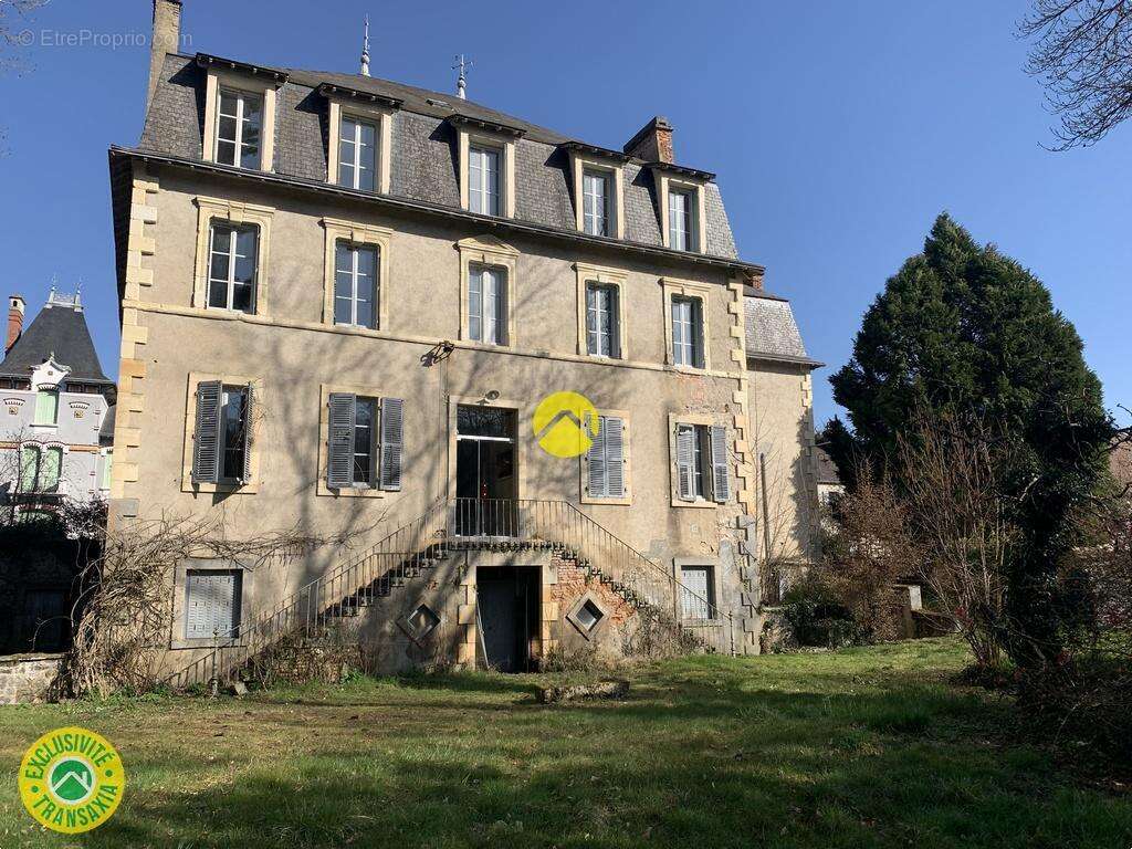 Maison à BOUSSAC