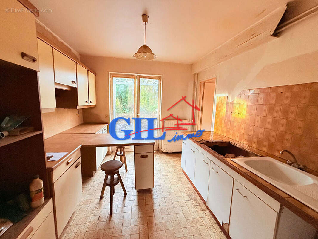 Maison à SAVIGNY-LE-TEMPLE