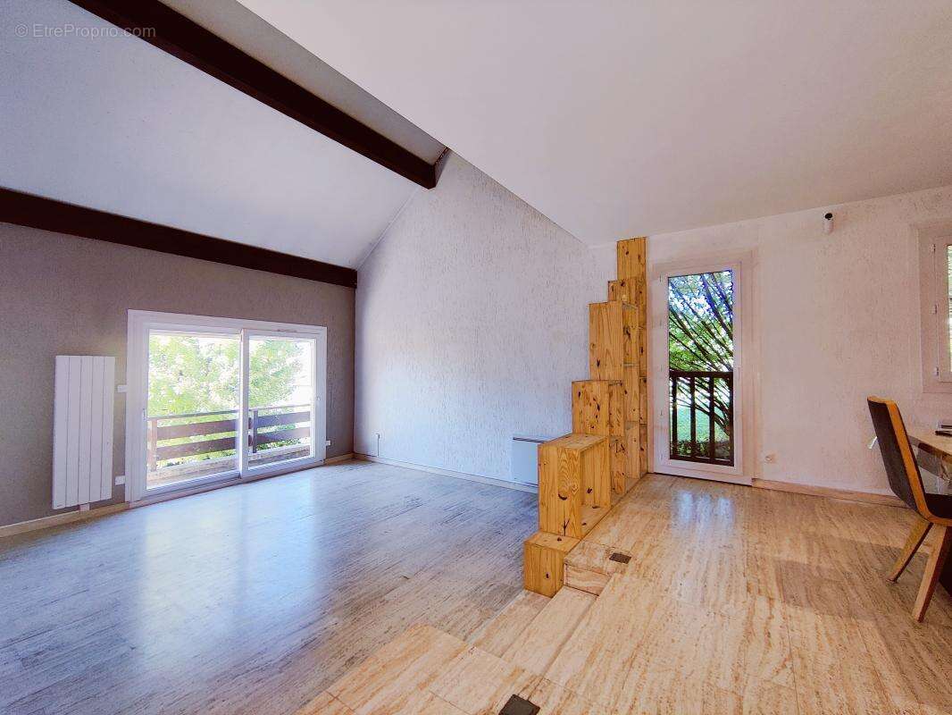 Maison à SAINT-GENIX-SUR-GUIERS