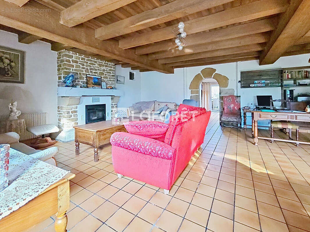 Maison à SAINT-SERVANT